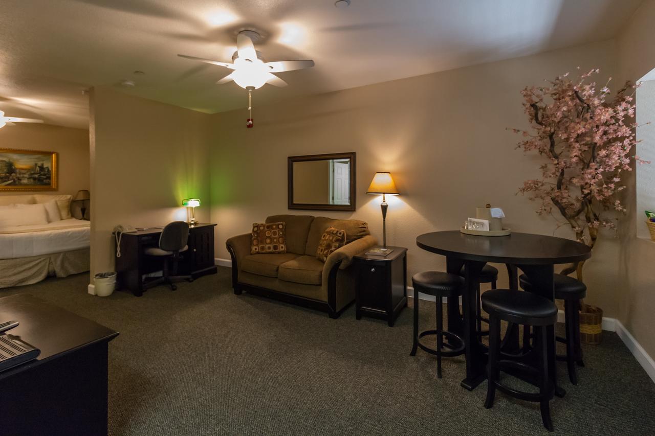 Grass Valley Courtyard Suites Екстер'єр фото