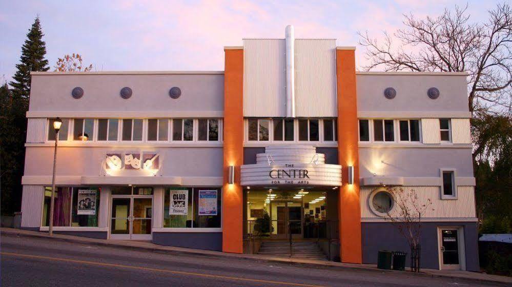 Grass Valley Courtyard Suites Екстер'єр фото